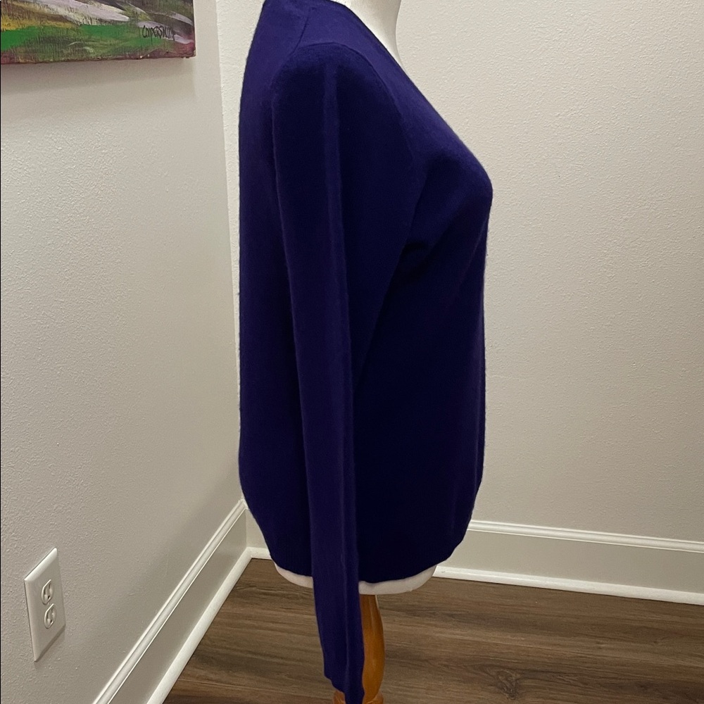 Royal Purple -Blue Cashmere V-neck Sweater sz Medium, FREE scarf w/purchase. - Picture 7 of 11